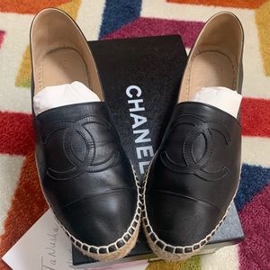 Chanel black leather espadrilles 38